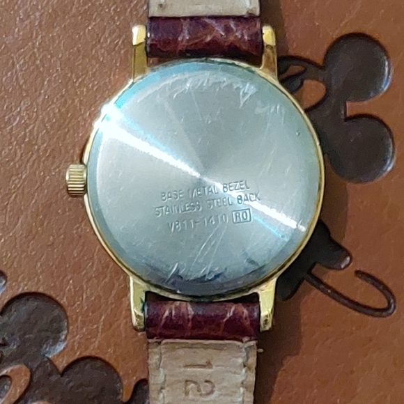Disney's Mickey Mouse Watch - Picture 4 of 5